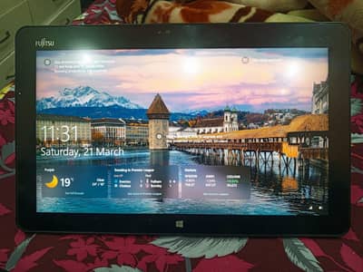 Fujitsu Stylistic R727- i5 7th - TOUCH LAPTOP Core i5 7th generation