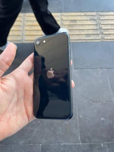 İphone Se 3023 3rd generation Read Add Plzz