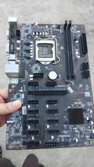 B250-BTC Motherboard – 12 GPU Support | Display Fault.