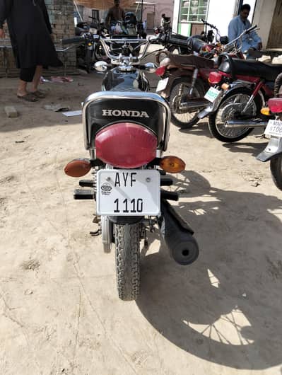 honda 125 black in Jahanian Mandi