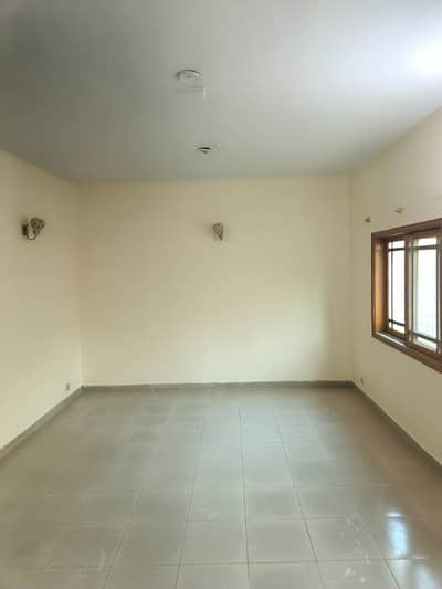 0304-2549342 GROUND FLOOR THREE BED D/L FB AREA BLOCK 13 AVAILABLE FOR RENT