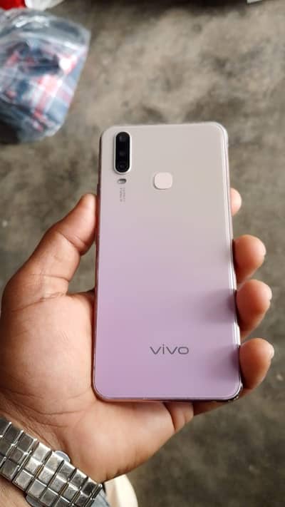 Vivo y17 8 256gb . . . Exchange possible