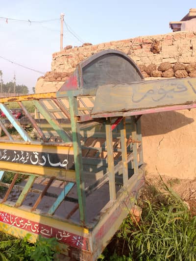 shaft wala riksha sath body b ha or phta b ha