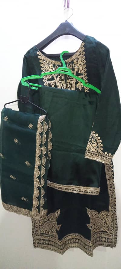 Three piece sulk suit for sell