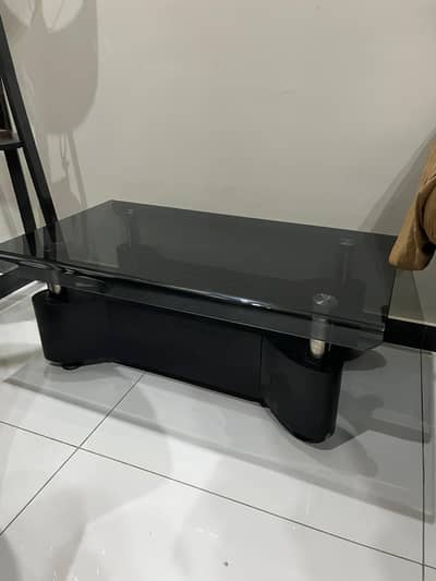 Centre table / dining table