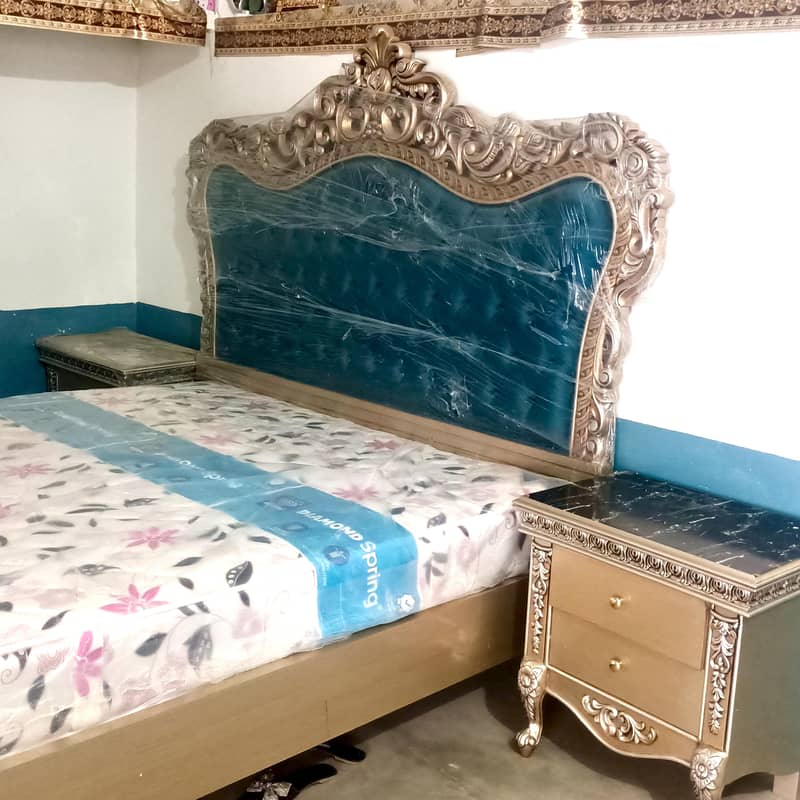 King bed 0