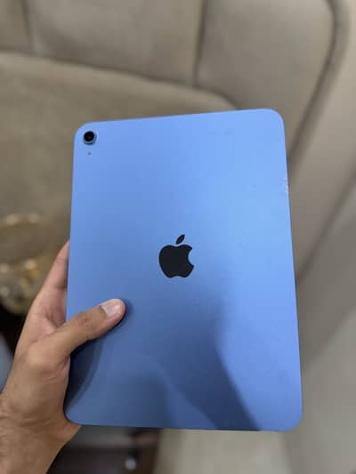 iPad Air a16 only 2 battery cc brand new just little scratch on back