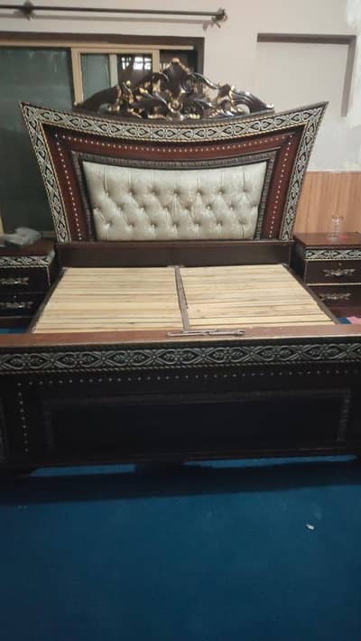 king size bed with 2 Side tables and Dressing table for sale