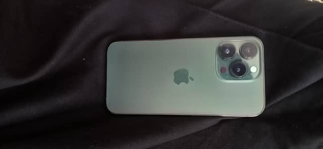 urgent sale karna hai 128gb bar bar restart ho rha hai condition10/9