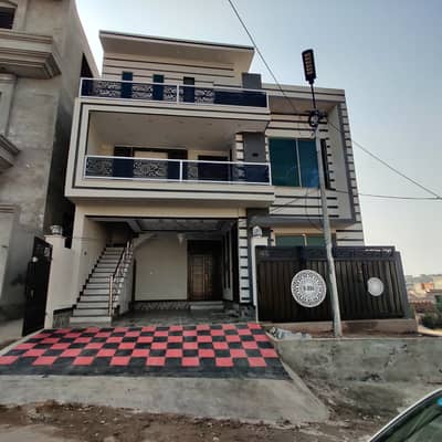 Prime Location House For sale Situated In Airport Housing Society - Sector 4