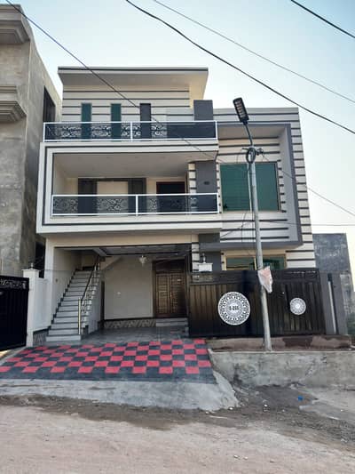 Prime Location House For sale Situated In Airport Housing Society - Sector 4