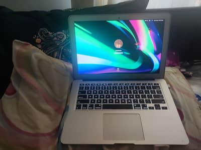 MacBook Air Core i5 Like New Box Pack One Week Used