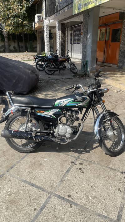 Honda CG 125 Black 2022 – Excellent Condition