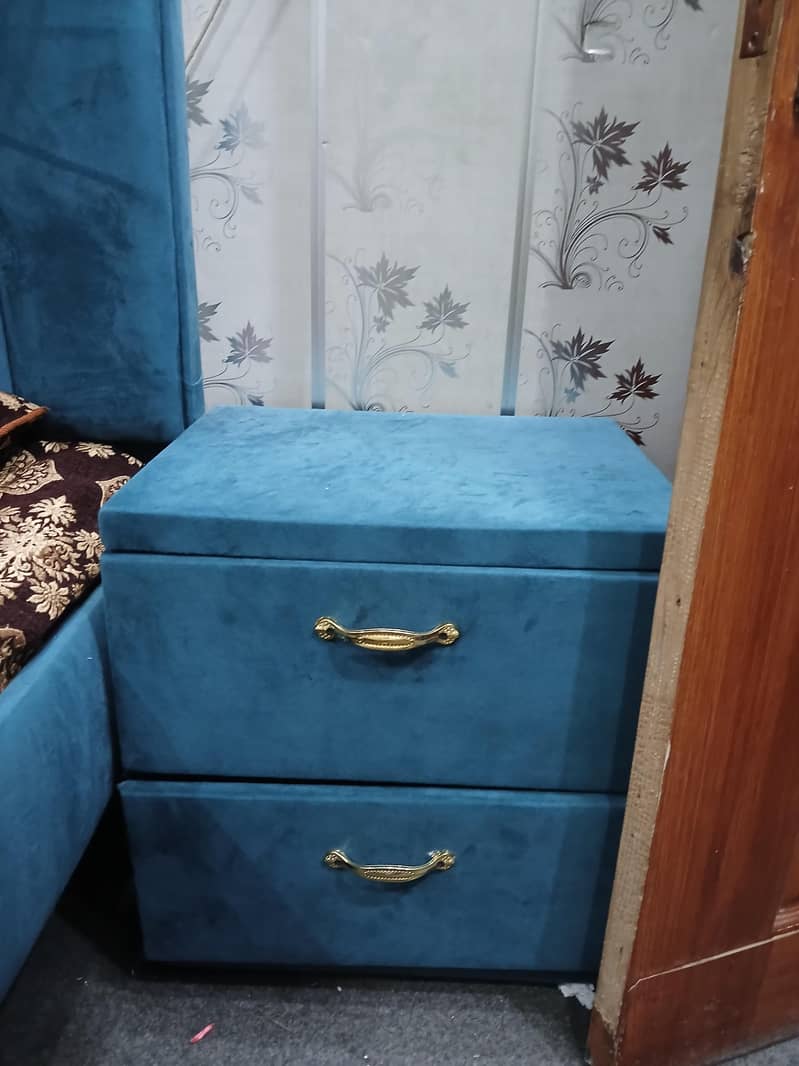 Bed set (side table)  and seti 1