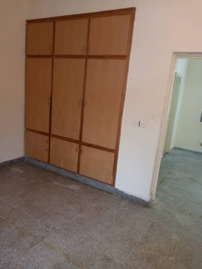 G11/3 ibne sina road D type flat For Rent second floor family bachelor's Job person