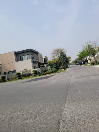 1 Kanal Pair Plot For Sale In Top Location 100 Feet Road To Back DHA Phase,6 Lahore