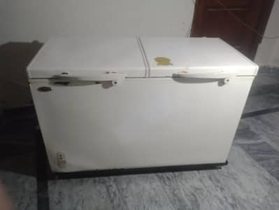double door deep freezer for sale in Lahore in good condition urgent