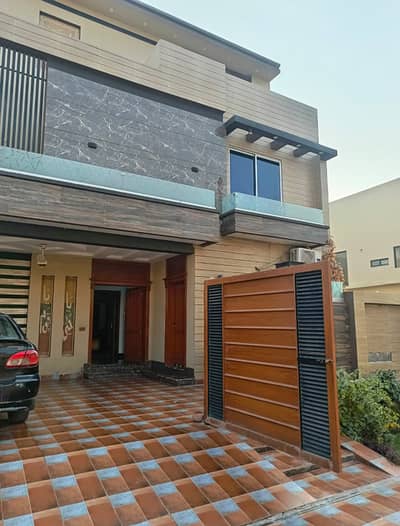 10 Marla Like Brand New House Available For Sale on Investor Rate in Central Park Housing Scheme Lahore
