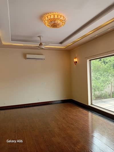 1 Kanal Ideal Location Bungalow For Rent In W Block Phase 3 DHA Lahore