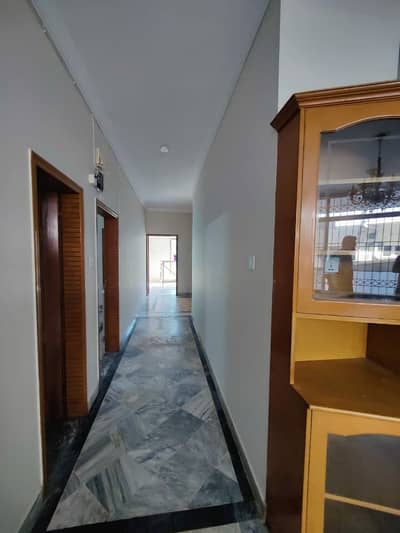 G10/3 40/80 Sun Face Ideal Location Triple Story House