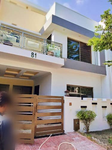 G-11/3 Full House 5 Bed 2 Kitchen