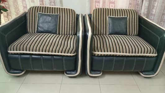 Unique Design American Style Designer King Size Sofa Set 3+1+1