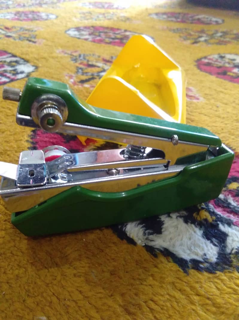 Mini Sewing machine 2