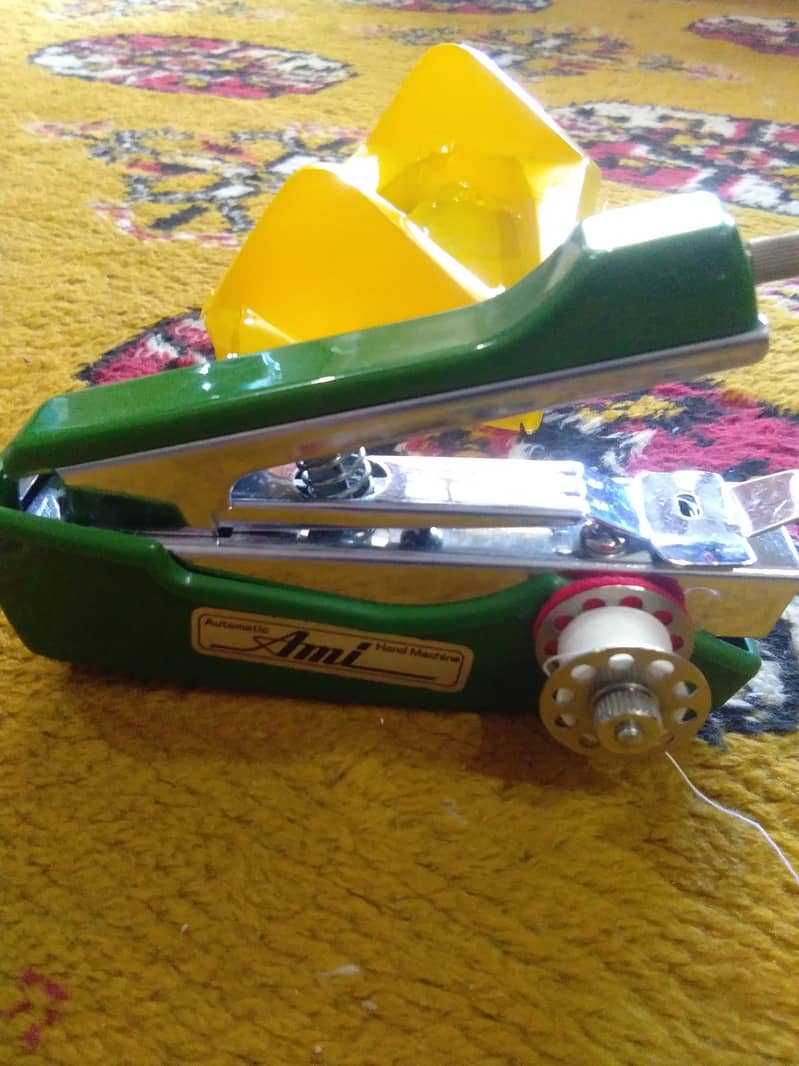 Mini Sewing machine 3