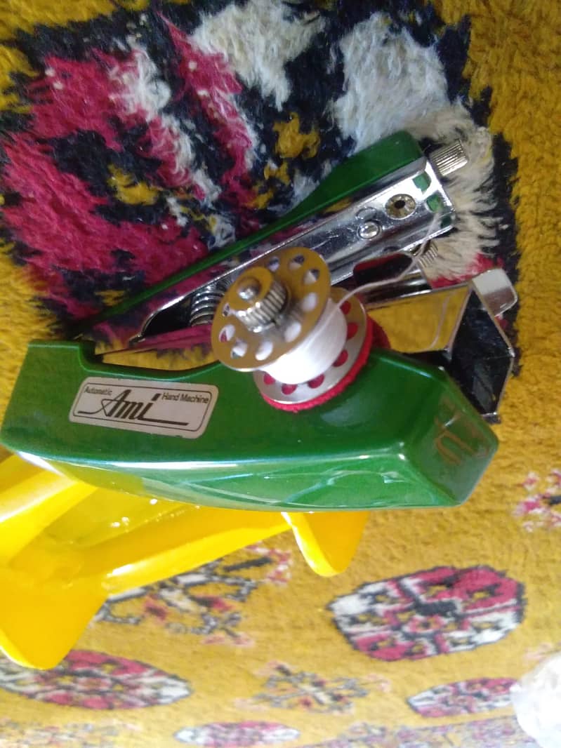 Mini Sewing machine 7