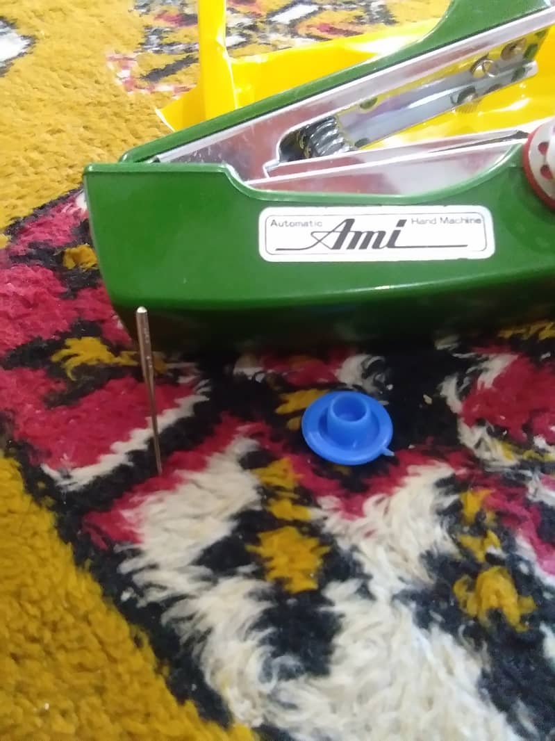 Mini Sewing machine 9