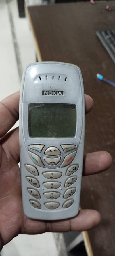Nokia 1221 CDMA MOBILE without battery and back cover