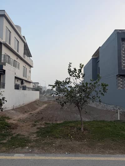 End Your Search For Prime Location Residential Plot Here And sale Now