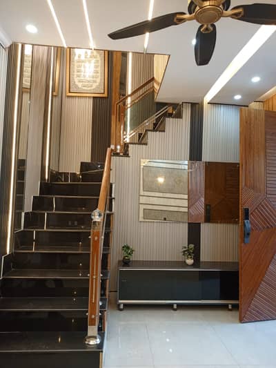 A Spacious Prime Location 5 Marla Upper Portion In Park View City