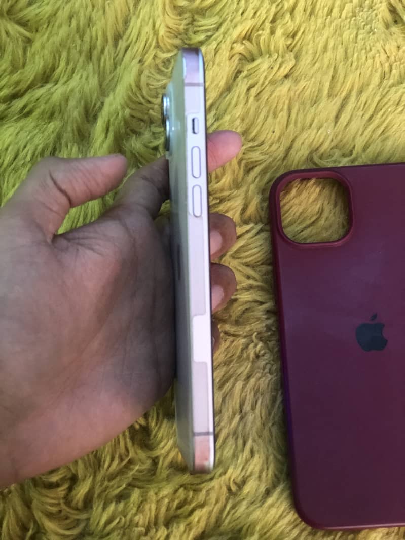 iPhone 14 plus 4