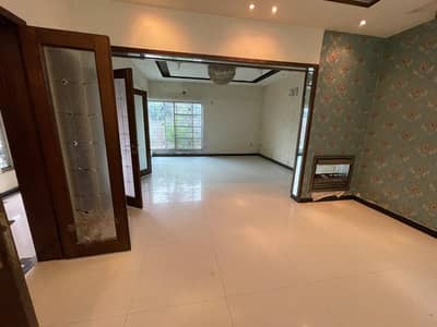1 Kanal House for Rent in Model Town for Family and Silent office (Call center + Software house)