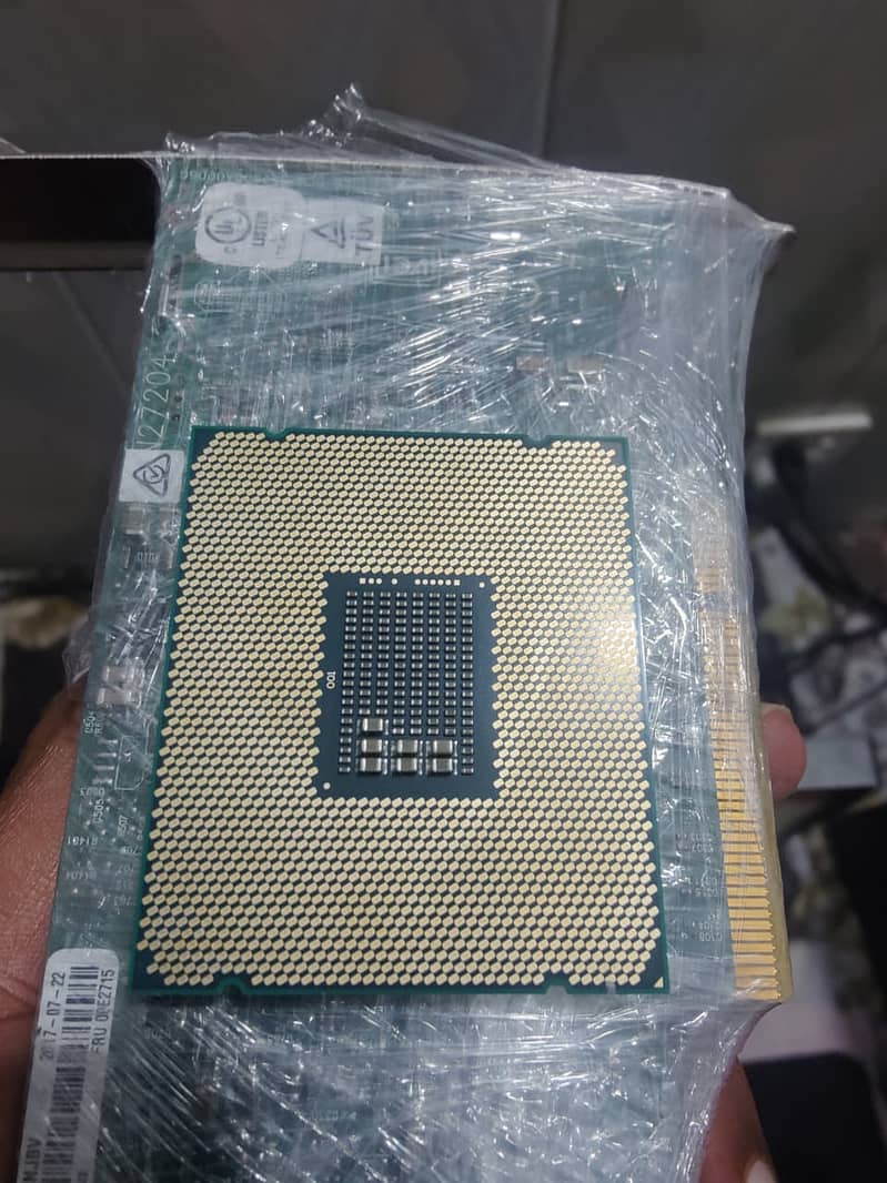 Intel Xeon Processor E5-2696 v4 4