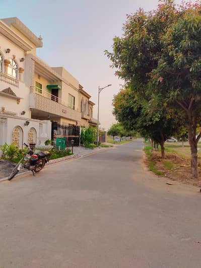 04 Marla Plot Developed and Possession Area C Block Near Main Boulevard Excess Land Paid Grid Paid