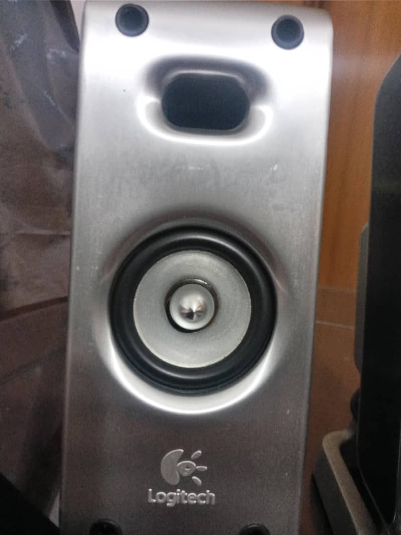 logitech system speakers 8