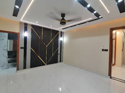 Get Your Hands On House In Lahore Best Area