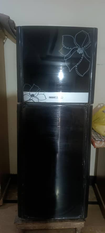 orient fridge good condition mein hai