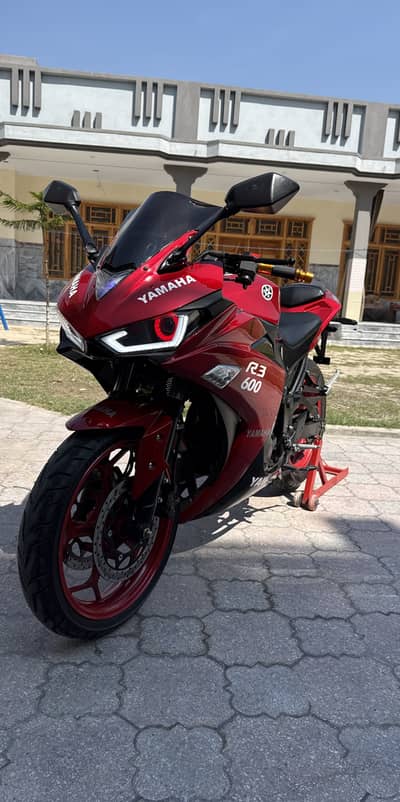 Yamaha YZF-R3 2024