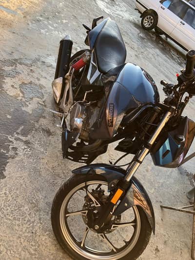 Unique Crazer 150 Sporty look 9/10 condition