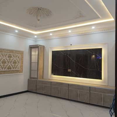 10 MARLA INDEPENDENT UPPER PORTION AVAILABLE FOR RENT