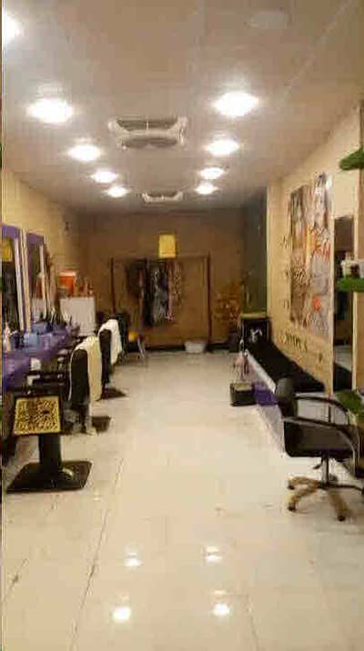 SHOPS AND GODOWN AVAILABLE FOR RENT