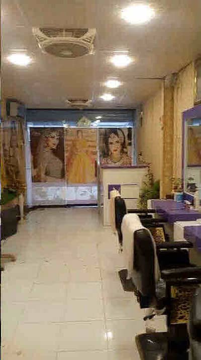 SHOPS AND GODOWN AVAILABLE FOR RENT