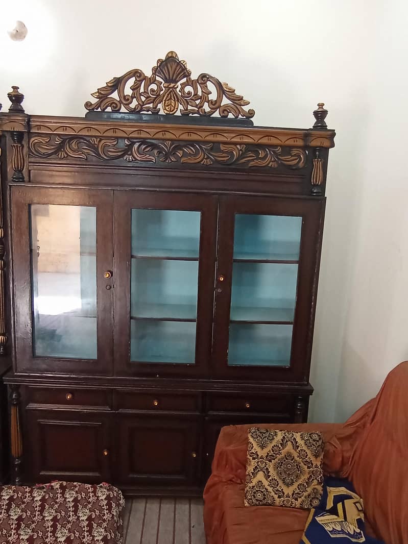 برتنوں کی الماری اور ڈریسنگ بلکل نیو کنڈیشن میں 6