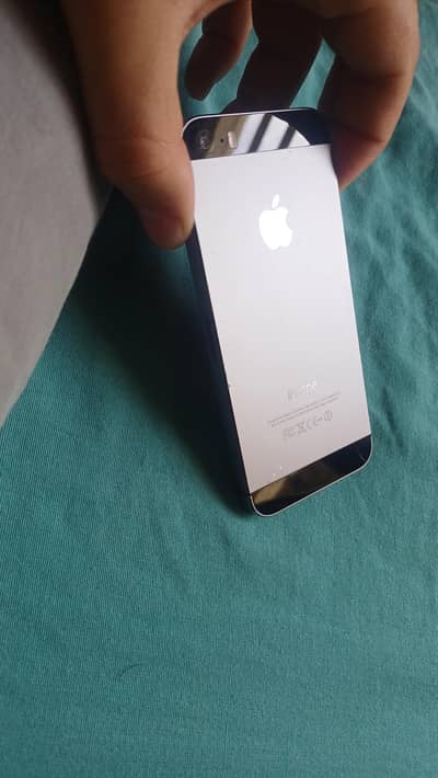 I PHONE 5S NON PTA LUSH CONDITION 0320 3469138