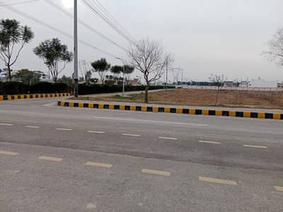 20 Marla Plot Available On Beautiful Location