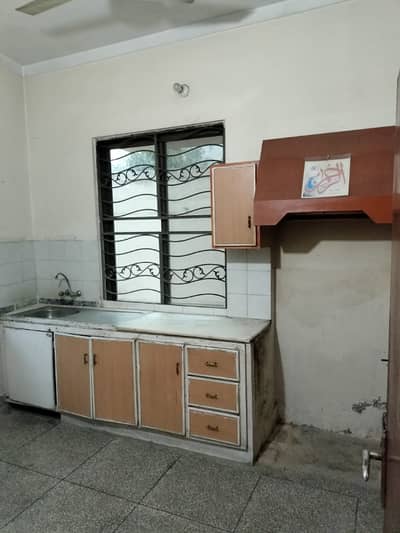 Garden Town 10 Marla Old House Is Available For Sale