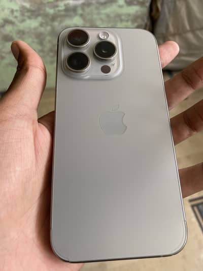 Iphone 15 pro JV natural titanium